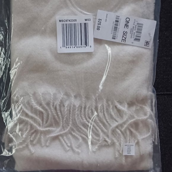 New Macy's Style & Co scarf Ladies Winter White - Picture 1 of 3